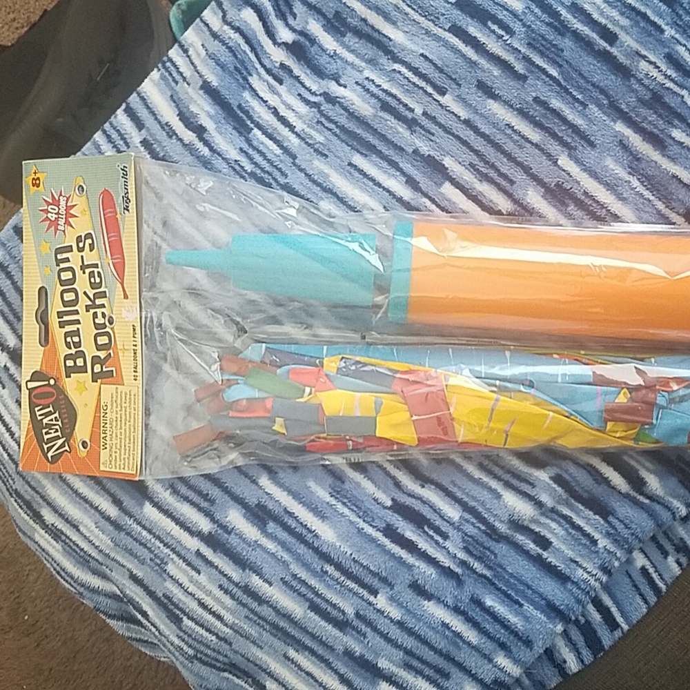 Balloons with pump